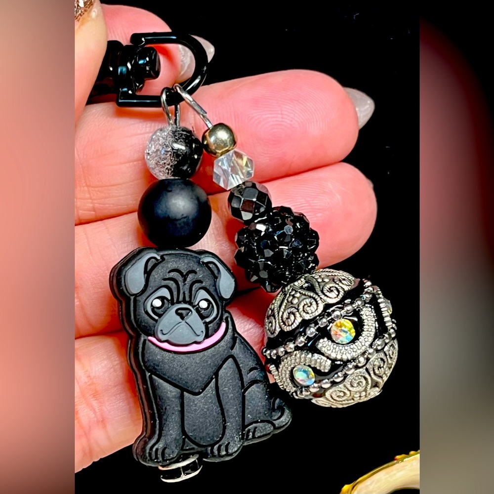 🐾🦴stunning PUG DOG zipper pull or purse bling-gorgeous colors-Indonesian…